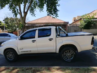 2015 Toyota Hilux Double Cab 3.0 D4d Legend 45 Manual Transmission With Leather Seats 4x2
