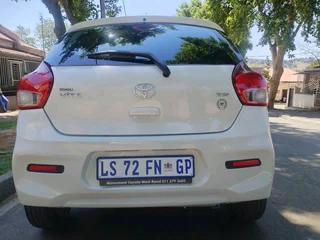 2024 TOYOTA VITZ 1.0 XR MANUAL TRANSMISSION WITH SERVICE BOOK