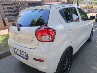 2024 TOYOTA VITZ 1.0 XR MANUAL TRANSMISSION WITH SERVICE BOOK