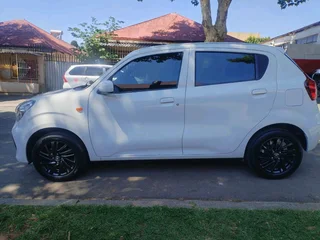 2024 TOYOTA VITZ 1.0 XR MANUAL TRANSMISSION WITH SERVICE BOOK