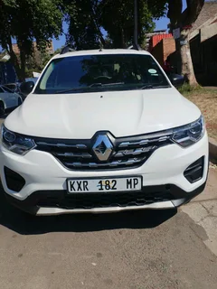 2022 RENAULT TRIBER 1.0 7 SEATER MANUAL TRANSMISSION