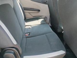 2022 RENAULT TRIBER 1.0 7 SEATER MANUAL TRANSMISSION