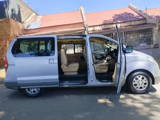 2009 Hyundai H1 Bus 2.4 Petrol Manual Transmission In Excellent Condition