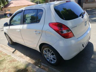 2010 HYUNDAI I20 MANUAL TRANSMISSION 1.6 IN EXCELLENT CONDITION