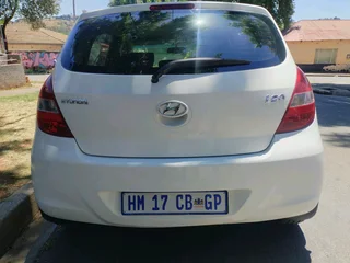 2010 HYUNDAI I20 MANUAL TRANSMISSION 1.6 IN EXCELLENT CONDITION