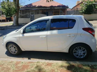 2010 HYUNDAI I20 MANUAL TRANSMISSION 1.6 IN EXCELLENT CONDITION