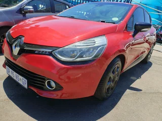 2014 RENAULT CLIO 4 900T MANUAL TRANSMISSION IN EXCELLENT CONDITION