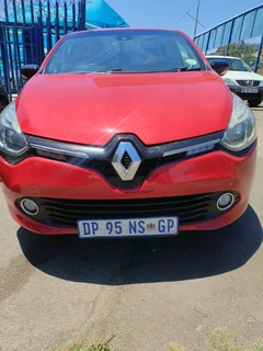 2014 RENAULT CLIO 4 900T MANUAL TRANSMISSION IN EXCELLENT CONDITION