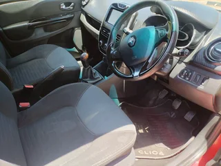 2014 RENAULT CLIO 4 900T MANUAL TRANSMISSION IN EXCELLENT CONDITION