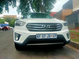 2017 HYUNDAI CRETA 1.6 MANUAL TRANSMISSION WITH REVERSE CAMERA AND SENSORS