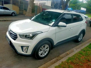 2017 HYUNDAI CRETA 1.6 MANUAL TRANSMISSION WITH REVERSE CAMERA AND SENSORS
