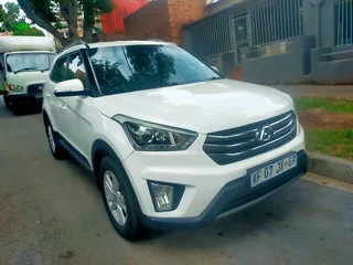 2017 HYUNDAI CRETA 1.6 MANUAL TRANSMISSION WITH REVERSE CAMERA AND SENSORS