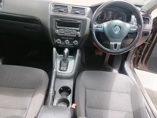 2013 VOLKSWAGEN JETTA 6 TSI 1.6 AUTOMATIC TRANSMISSION IN EXCELLENT CONDITION