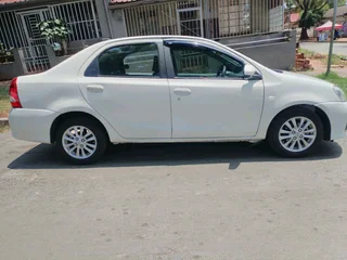 2017 TOYOTA ETIOS SEDAN 1.5 SPRINT MANUAL TRANSMISSION WITH SPARE KEYS