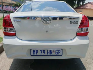 2017 TOYOTA ETIOS SEDAN 1.5 SPRINT MANUAL TRANSMISSION WITH SPARE KEYS