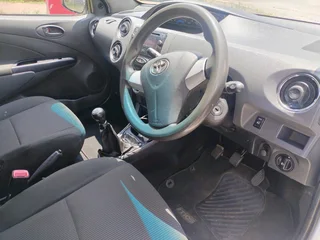 2017 TOYOTA ETIOS SEDAN 1.5 SPRINT MANUAL TRANSMISSION WITH SPARE KEYS
