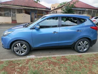 2014 HYUNDAI IX35 MANUAL TRANSMISSION 2.0 WITH LEATHER SEATS