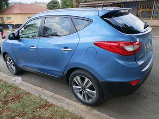 2014 HYUNDAI IX35 MANUAL TRANSMISSION 2.0 WITH LEATHER SEATS