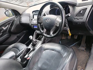 2014 HYUNDAI IX35 MANUAL TRANSMISSION 2.0 WITH LEATHER SEATS