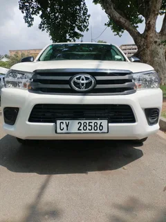 2019 TOYOTA HILUX SINGLE CAB 2.4 GD6 MANUAL TRANSMISSION WITH CANOPY