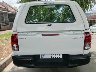 2019 TOYOTA HILUX SINGLE CAB 2.4 GD6 MANUAL TRANSMISSION WITH CANOPY