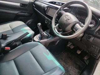 2019 TOYOTA HILUX SINGLE CAB 2.4 GD6 MANUAL TRANSMISSION WITH CANOPY