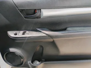 2019 TOYOTA HILUX SINGLE CAB 2.4 GD6 MANUAL TRANSMISSION WITH CANOPY