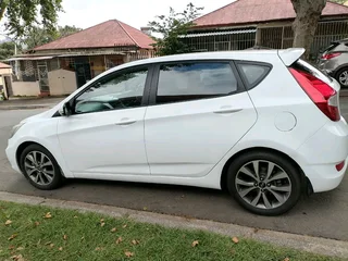 2017 HYUNDAI ACCENT 1.6 AUTOMATIC TRANSMISSION IN EXCELLENT CONDITION