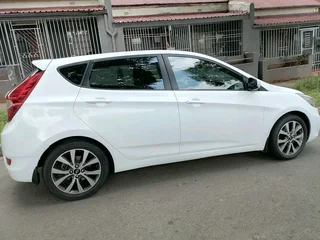 2017 HYUNDAI ACCENT 1.6 AUTOMATIC TRANSMISSION IN EXCELLENT CONDITION