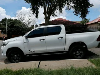 2018 TOYOTA HILUX DOUBLE CAB 2.8 GD6 DAKAR AUTOMATIC TRANSMISSION