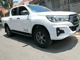 2018 TOYOTA HILUX DOUBLE CAB 2.8 GD6 DAKAR AUTOMATIC TRANSMISSION