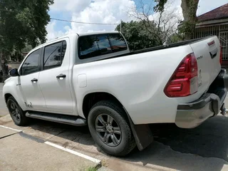 2018 TOYOTA HILUX DOUBLE CAB 2.8 GD6 DAKAR AUTOMATIC TRANSMISSION