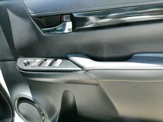 2018 TOYOTA HILUX DOUBLE CAB 2.8 GD6 DAKAR AUTOMATIC TRANSMISSION