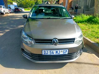 2010 VOLKSWAGEN POLO 6 HATCHBACK 1.4 COMFORTLINE MANUAL TRANSMISSION IN EXCELLENT CONDITION