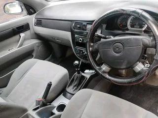 2011 CHEVROLET OPTRA MANUAL TRANSMISSION IN EXCELLENT CONDITION