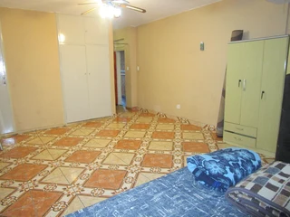 GROUND FLOOR Bachelor flat for sale in Valhalla for R 499 000, within a small Complex of 20 Units