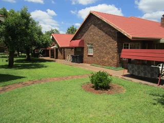 A piece of paradise in the heart of the City! This plot is set in a tranquil environment