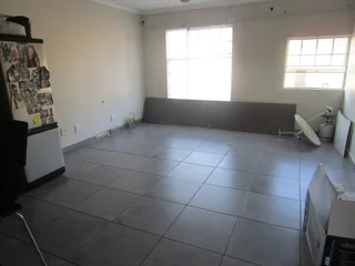 First floor 3-bedroom apartment for sale in Die Hoewes for R 778 000, in a NO LOADSHEDDING area.