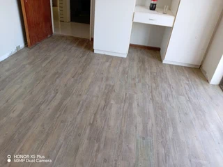 Vinly and laminate installation