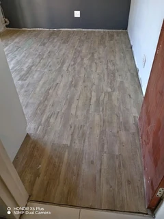 Vinly and laminate installation