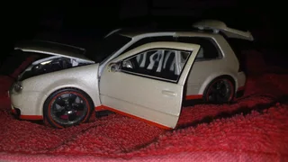 VW GOLF R32 MODEL