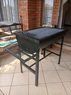 De Lux Braai stand with wheels