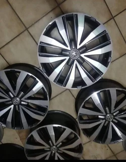 20inch VW Amarok original mags set R19999.