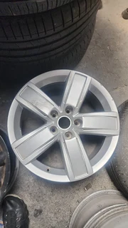 18inch VW Amarok original mag to use for spare wheel R2500.
