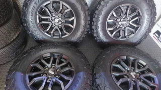 17inch Ford Raptor 2nd Gen original mags with brand new 285/70/17 BF GooDrich KO2 set R35000.