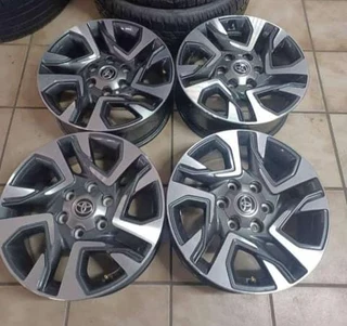 18inch Toyota Fortuner original mags set for R11999.