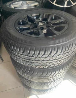 18inch Toyota Legend 50 RS original mags with brand new 265/60/18 Dunlop Grandtrek A/T set R16500