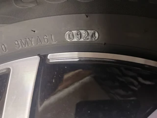 15inch VW Polo OEM mags (5x100pcd) with new 185/65/15 Khumo7 tyres set R8000.