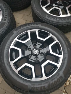 20inch VW AMAROK OEM mags with 255/55/20 Goodyear new set R17000 (6x139pcd) fits on Ford Everest