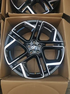18inch VW T-Cross original NEW mags set R9000.(5x100 PCD)OFFset 7j ET39.